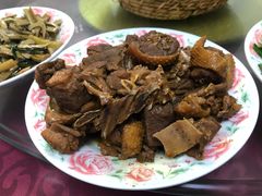 焖鸭肉-农家老屋药根鸡