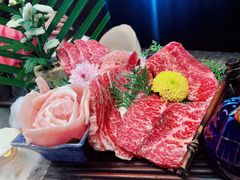 -铭牛烧肉·和牛海鲜自助(高新月牙湖店)