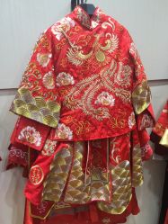 -觅白婚纱礼服馆