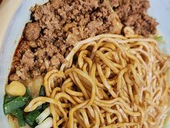 -爆炸头阿姨小四川正宗川味小吃(无任何分店)