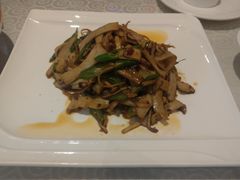 酱爆三菌-国人川菜(李家村建东街店)