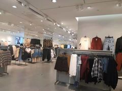 -优衣库(威海威高购物中心店)