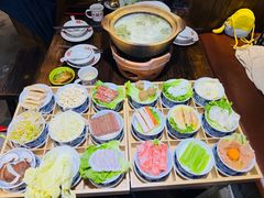 -聚汇三少·龙虾·中餐厅(莫邪路新天地店)