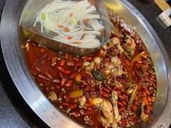 -谭公鱼头·鲜鱼火锅·小龙虾·江湖菜(秀沿路店)