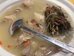 -头上红煨盐鸡·非遗院子餐厅