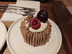酸樱桃巧克力慕斯-Ten Olives甜点