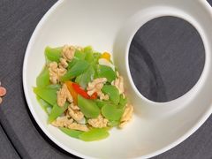 -艳阳天民俗村(公园路店)