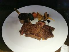 -卡普里披萨·牛扒·下午茶