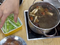 -杨老板·海鲜集市火锅·鲜切牛肉(中防万宝店)