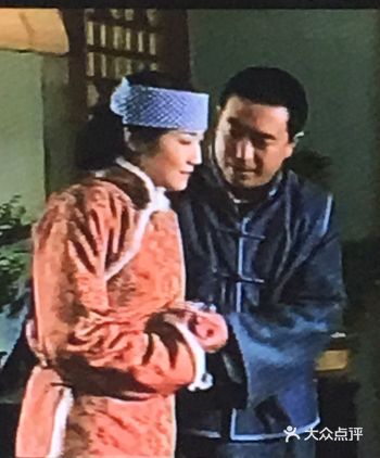 功成名就后的华惟靠一心造福乡里