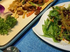 -香巴拉云南餐厅(华莱坞店)