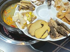 -野菌皇海景野生菌火锅(滨海大道店)