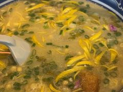 鲜花过桥米线-新世界·过桥米线宴