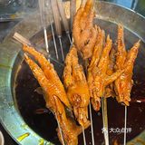 感觉整个九龙坡的人都在他家吃串串…