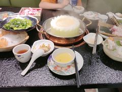 -得意咚瓜·顺德鱼生·冬瓜火锅(深圳首店)