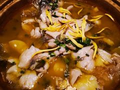 金汤菊花鲈鱼-老滇山寨•云南特色菜•地方菜•民族风情歌舞表演(金碧店)