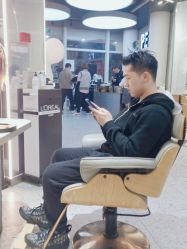 -PE SALON 