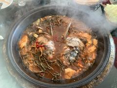 柴锅炖水库鱼-姥家大锅台水库渔家