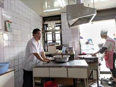 -黄阿姨锅贴大王(万航渡路店)