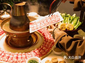 醉心于清汤涮肉的美妙滋味！