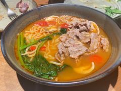 冬阴功酸汤肥牛面-长春藤咖啡(北园店)