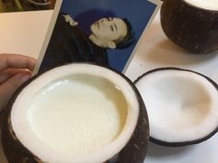 -志龙皇冠吃货椰子铺