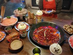 -萍姐火锅·公路夜市(武汉首店)