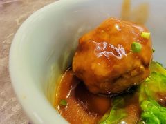 鸭蛋黄狮子头-闫府私房菜·老字号(恒隆店)