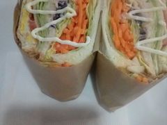 秘制酸奶鸡肉三明治-棒沙拉·轻食餐厅(华润店)