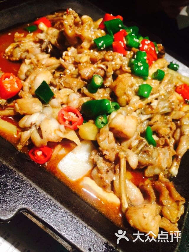 蛙喔秘制炭锅牛蛙