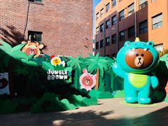 -LINE FRIENDS Garosu-gil Flagship Store