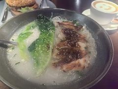 -卡普里披萨·牛扒·下午茶