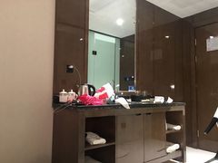 -红方格精致酒店(泸州金融中心万象汇店)