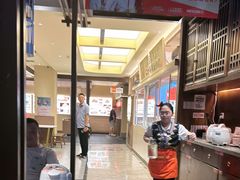 -阿瓦山寨·湘菜现炒·剁椒鱼头王(咸阳总店)