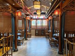 大堂-东来菜馆•手抓海鲜家常菜•海鲜锅贴(鸽子窝店)