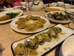 蒜蓉蒸鲍鱼-琼大师东方烤乳猪(亚特兰蒂斯店)
