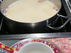 -尚尚仙·酸汤猪手·猪肚鸡火锅(华联万柳购物中心店)