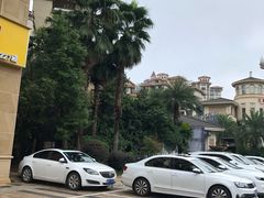 -地中海阳光大酒店(南昌红谷滩学府大道地铁站店)