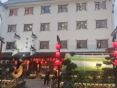 -头上红煨盐鸡乡村食府