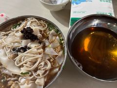 -正宗杨记普洱酸醋米线(总店)