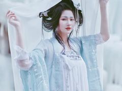 -翩若国风汉服体验馆