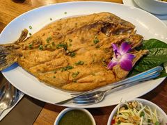 -Chom Cafe and Restaurant