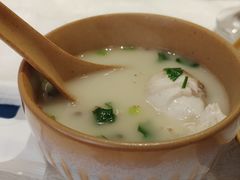 大砂锅炖鱼头汤-丹江渔村(上地店)