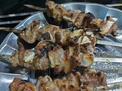 -烤肉小伙烤肉店