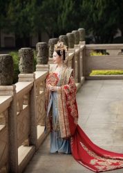 -挪娅婚纱摄影皇家会所