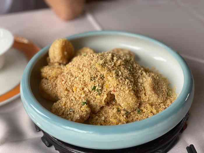 小隐于川-"一直有听说这家做成都官府菜的店,今儿终于.