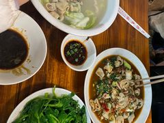 -茅屋大酒店