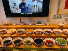 自助调料区-春记潮汕牛肉火锅