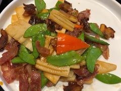 笋尖兰豆炒腊味-高第街56号港式餐厅·精选(世茂广场宽厚里大明湖店)