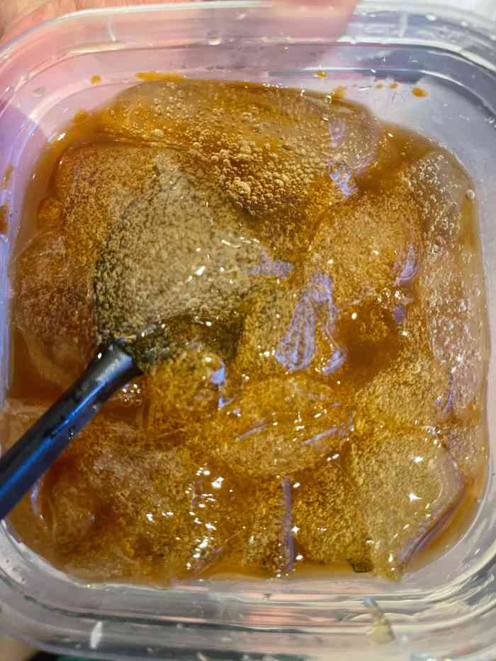 打分 非常正宗的手搓冰粉,小气泡明显.